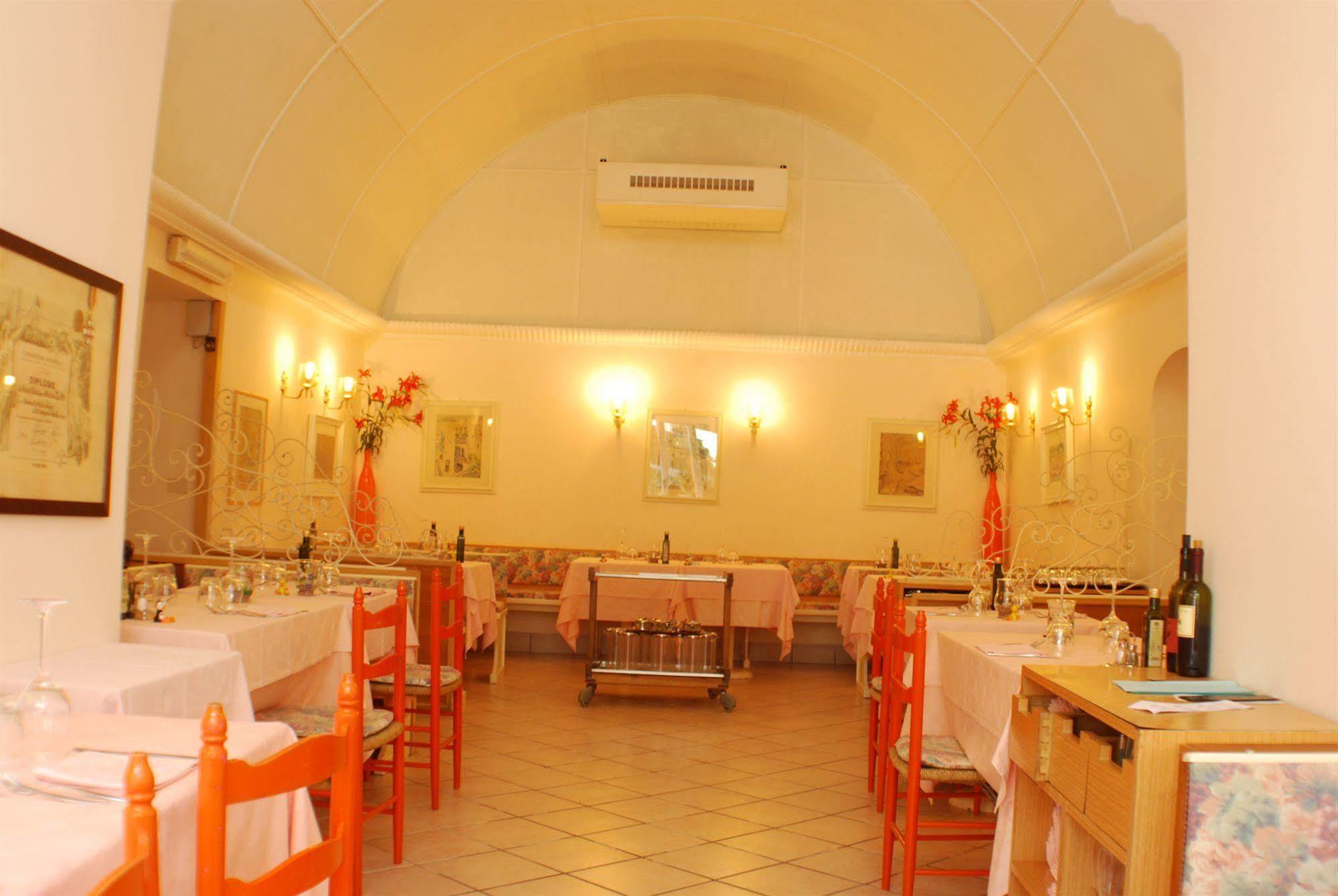 Hotel La Palma Sant'Angelo  Екстериор снимка