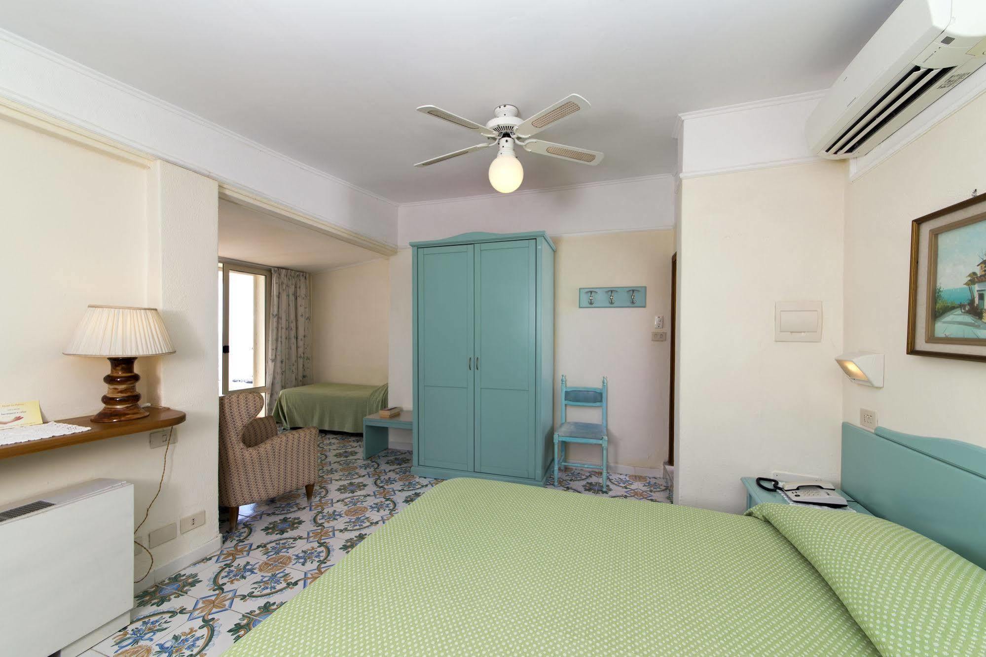 Hotel La Palma Sant'Angelo  Екстериор снимка